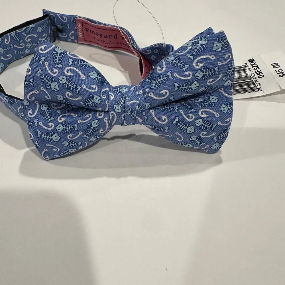 Boy's VINEYARD VINES Silk Bowtie - NEW With Tags.